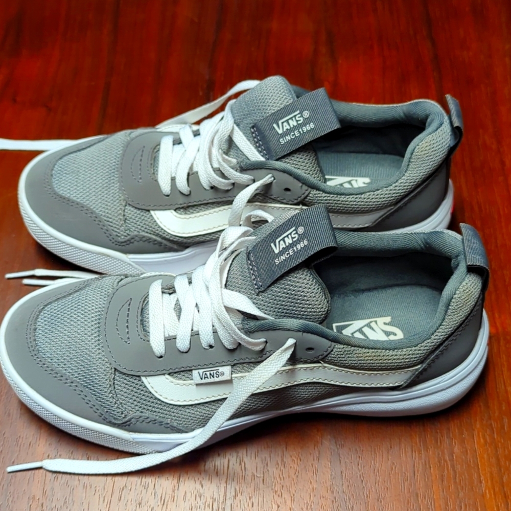 Vans Range low top Sneakers Mens size 7.5